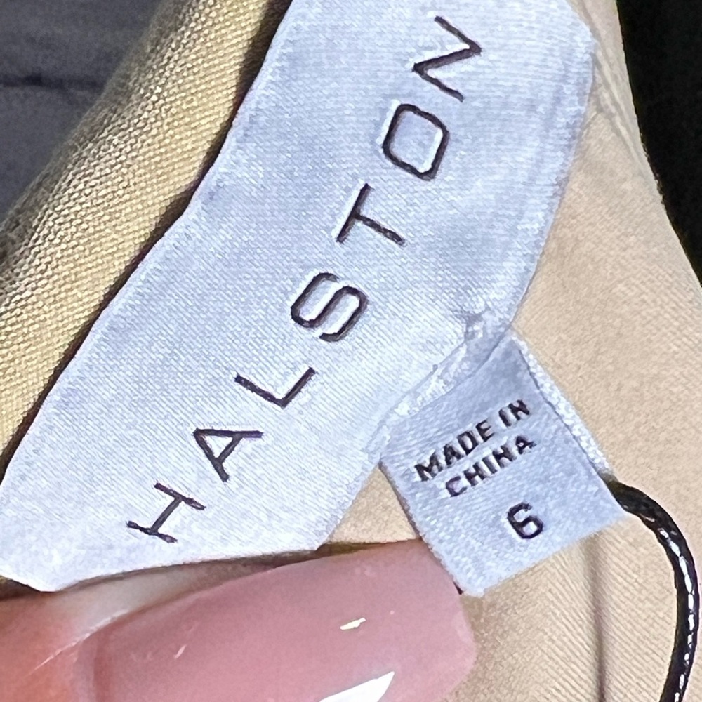 Halston Myra Strapless Dress-Stunning!
Size 6 NWT $495 Retail (Rayon Blend)